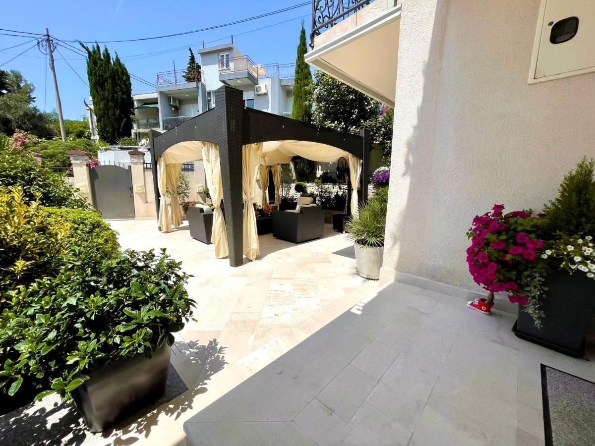 Holiday Home Barska Vila Esterno foto